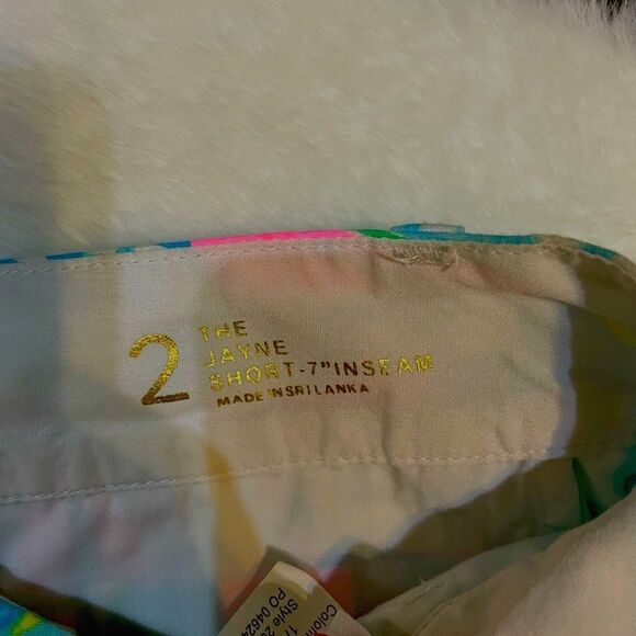 Lilly‎ Pulitzer short Size 2 - Picture 10 of 11